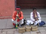 Jaipur: Schlangenbeschwrer bei der Arbeit