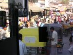 Agra ist auch eine Millionenstadt: Gewimmel auf den Straen