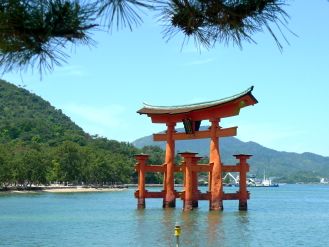 Gruppenreise nach Japan: Shinto-Tor Torii