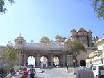 Udaipur: Eingang des Palastkomplexes