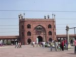 Delhi: Im Innenhof der Freitags-Moschee;