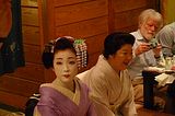 Kyoto - Maiko mit Ausbilderin