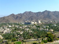Oase Bahla mit Omans größtem Fort