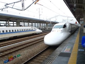 Gruppenreise nach Japan: Fahrt mit dem Shinkansen