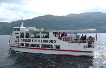 Boot auf dem berühmten Loch Lomond